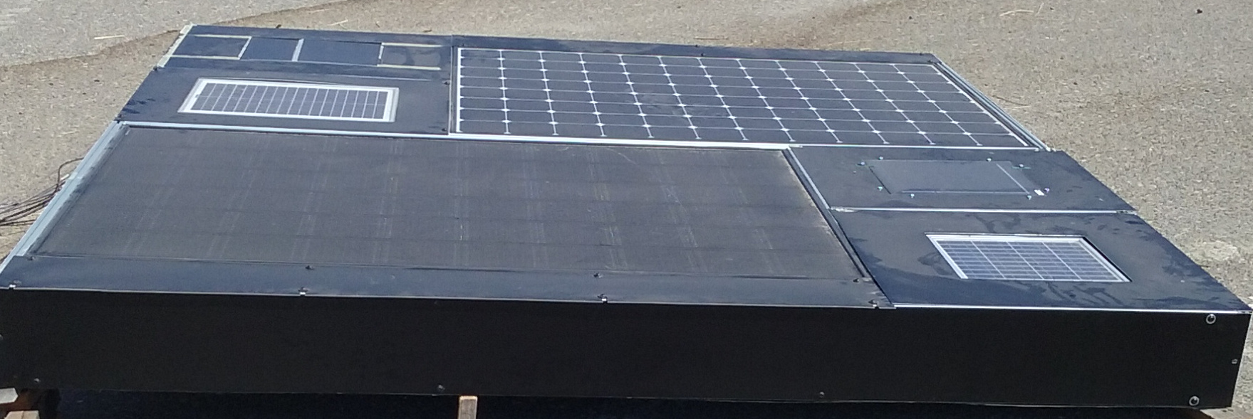 Photograph of solar panel temperature test device